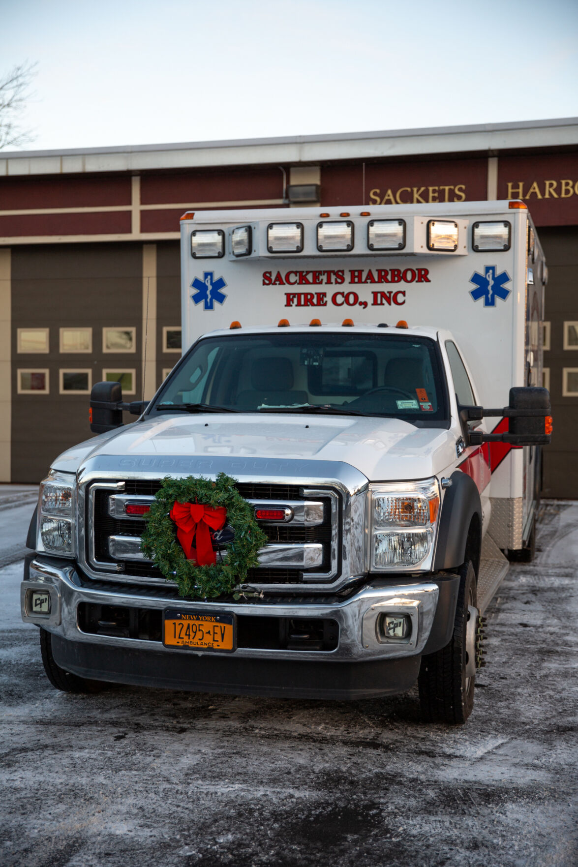 Volunteer EMTs raising money